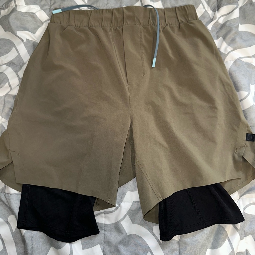 Green Lululemon Running Workout shorts pant small